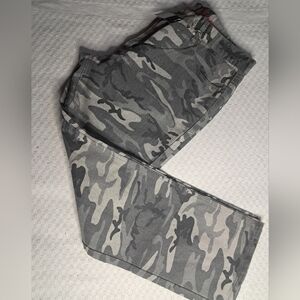 Men's 40×32 trust camouflage jeans